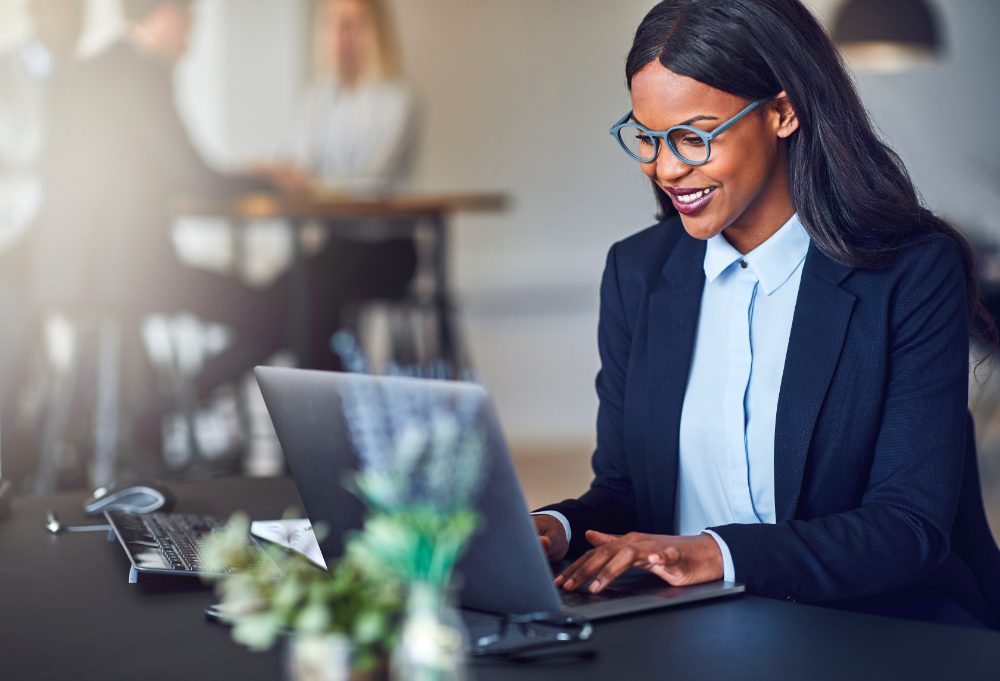 How Clean Workspaces Improve Employee Health and Productivity